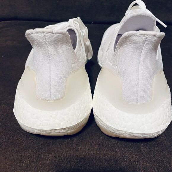 Adidas Ultraboost 22 Women's Running Training Triple White FY0403 10 US - Picture 9 of 16